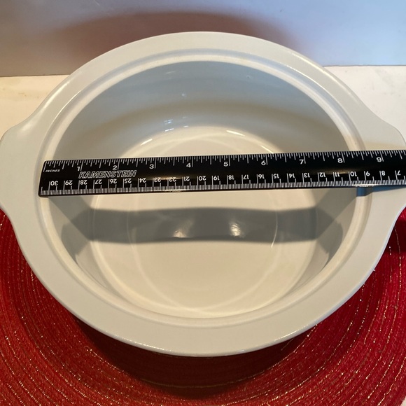 Vintage Oneida, The Select Collection, Savannah Pattern, 2 Quart Casserole Dish - Picture 3 of 4